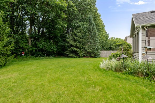 300 Sandpiper Drive, Chesterton, IN 46304