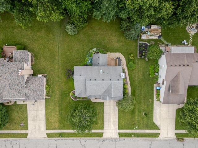 300 Sandpiper Drive, Chesterton, IN 46304