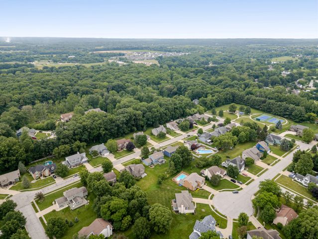 300 Sandpiper Drive, Chesterton, IN 46304