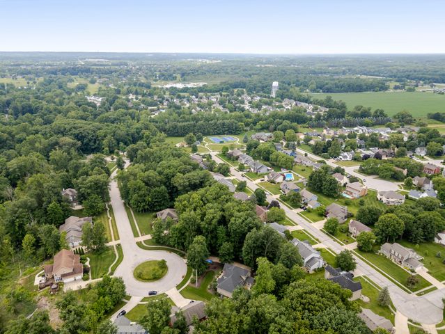 300 Sandpiper Drive, Chesterton, IN 46304