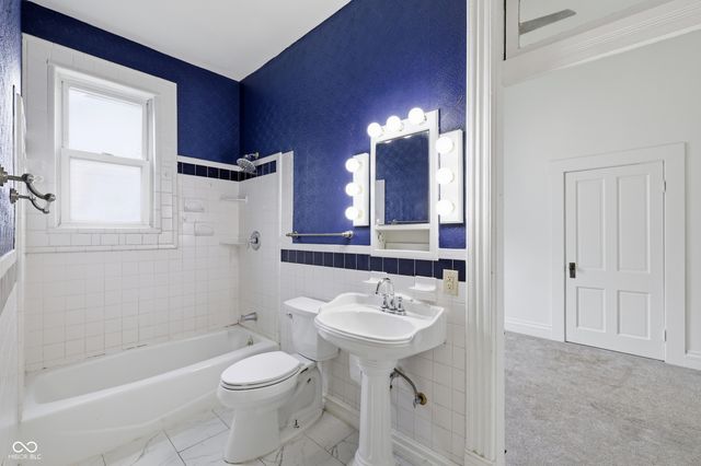 404 W Franklin Street, Shelbyville, IN 46176