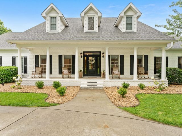 106 Fairways Blvd, N, Tullahoma, TN 37388