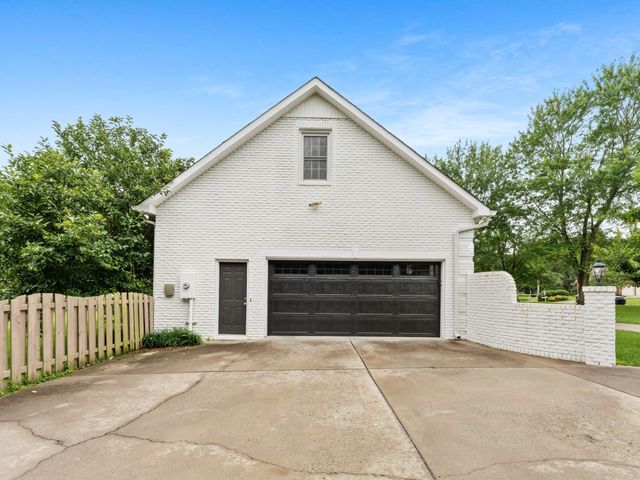106 Fairways Blvd, N, Tullahoma, TN 37388