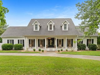 106 Fairways Blvd, N, Tullahoma, TN 37388