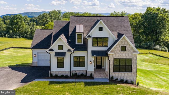 TUMBLE LEAF LANE, Winchester, VA 22602