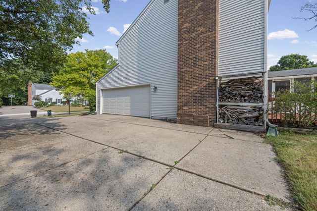 36233 Fredericksburg Road, Farmington Hills, MI 48331