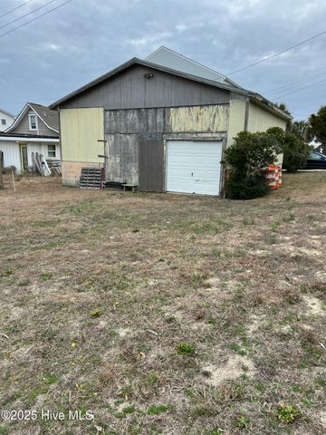 214 W Atlantic Boulevard, Atlantic Beach, NC 28512