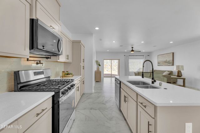 12853 Kingsbury Avenue, El Paso, TX 79928