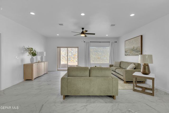 12853 Kingsbury Avenue, El Paso, TX 79928