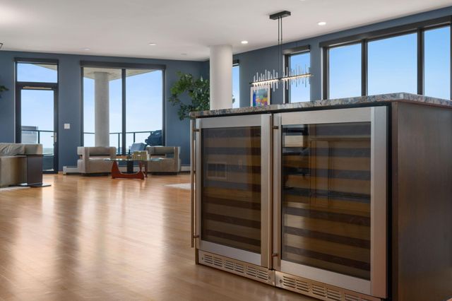 1240 S 2nd Street 1201, Minneapolis, MN 55415