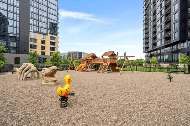 1240 S 2nd Street 1201, Minneapolis, MN 55415