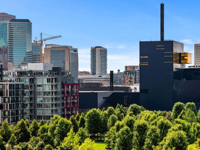 1240 S 2nd Street 1201, Minneapolis, MN 55415