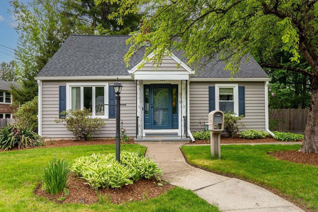 375 Union St, Millis, MA 02054