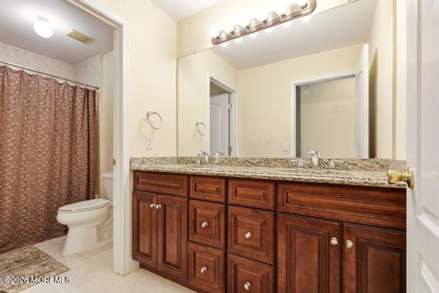 8 Sunshine Way, Jackson, NJ 08527