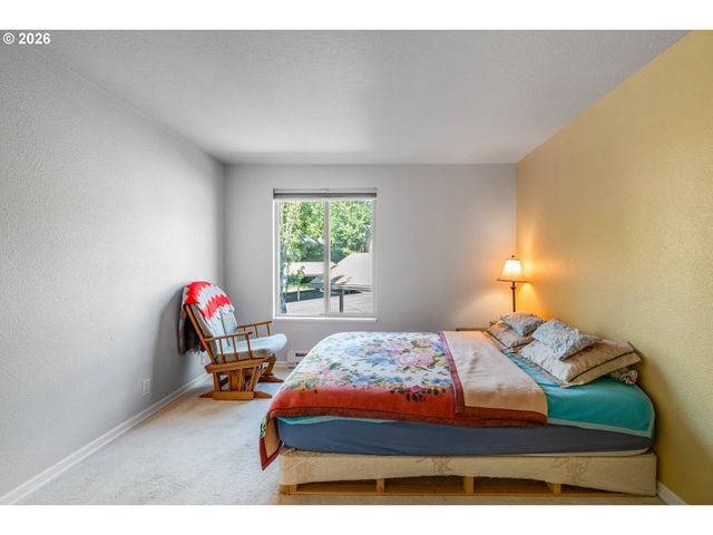 10137 Sw TRAPPER Ter, Beaverton, OR 97008