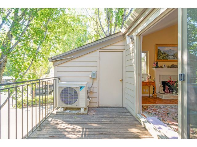 10137 Sw TRAPPER Ter, Beaverton, OR 97008