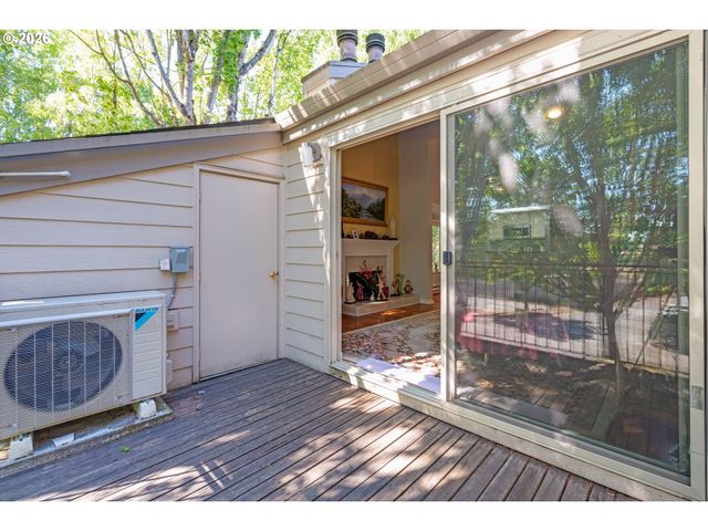 10137 Sw TRAPPER Ter, Beaverton, OR 97008