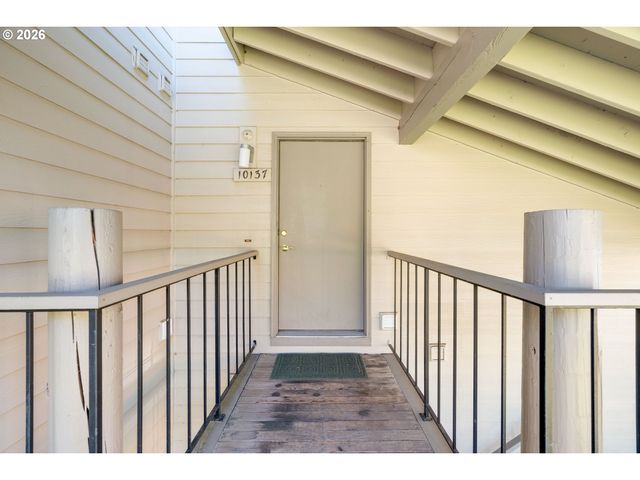 10137 Sw TRAPPER Ter, Beaverton, OR 97008