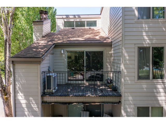 10137 Sw TRAPPER Ter, Beaverton, OR 97008