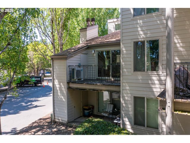 10137 Sw TRAPPER Ter, Beaverton, OR 97008