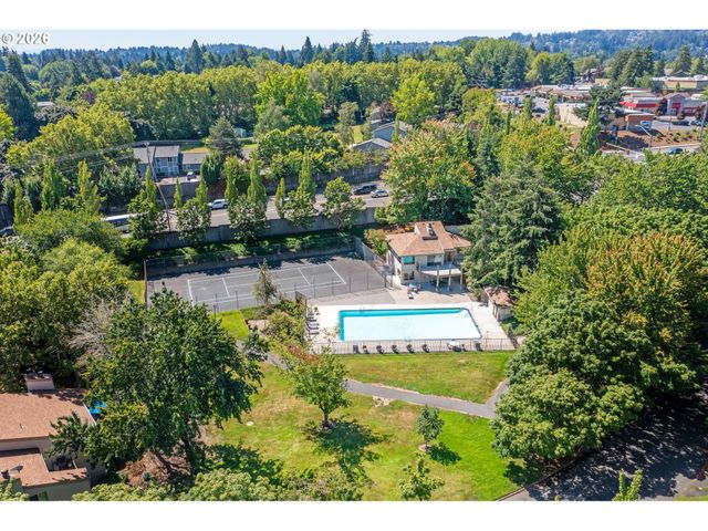 10137 Sw TRAPPER Ter, Beaverton, OR 97008