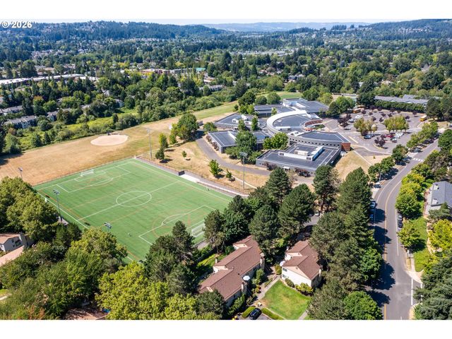 10137 Sw TRAPPER Ter, Beaverton, OR 97008