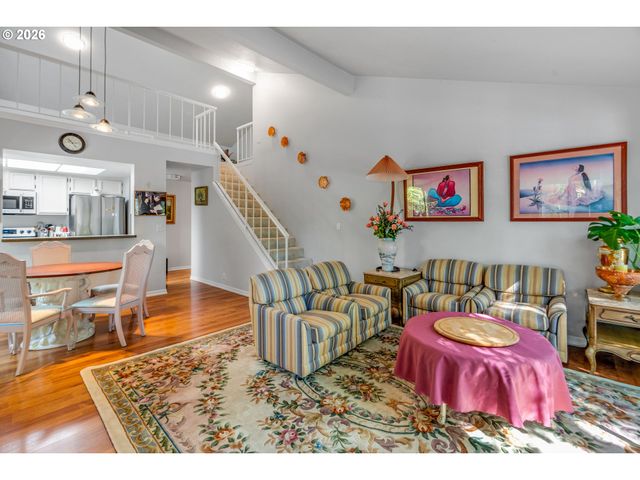 10137 Sw TRAPPER Ter, Beaverton, OR 97008