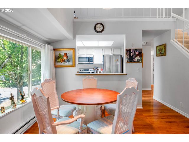 10137 Sw TRAPPER Ter, Beaverton, OR 97008