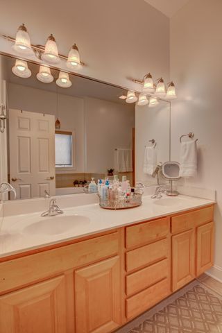 669 Davis Circle, Crown Point, IN 46307
