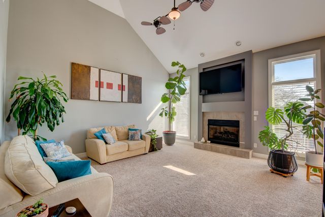 669 Davis Circle, Crown Point, IN 46307