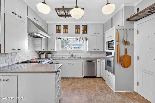 229 Woodland Avenue, Swanton, OH 43558