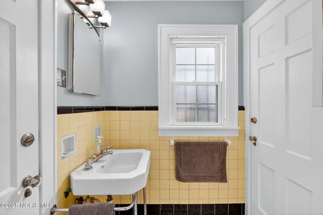 229 Woodland Avenue, Swanton, OH 43558