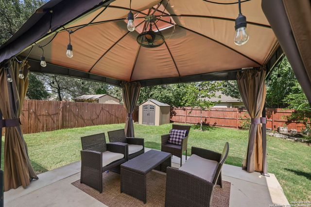 922 Spello Cir, San Antonio, TX 78253