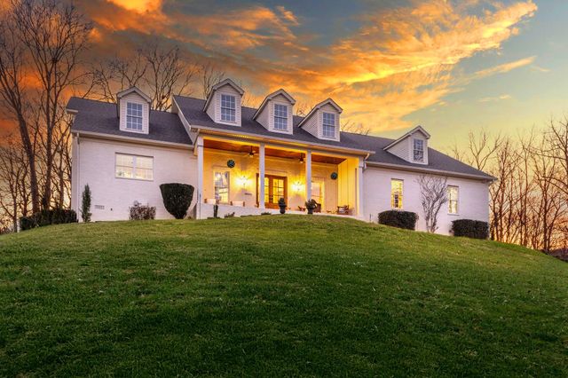 4447 Savage Pointe Dr, Franklin, TN 37064