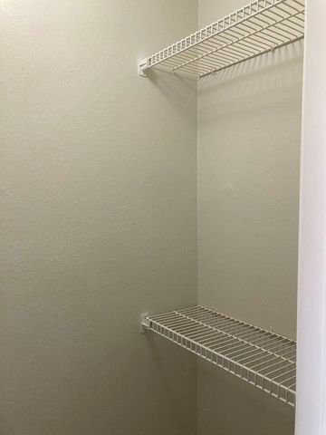 3075 Walnut Bend Lane 33, Houston, TX 77042