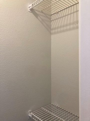 3075 Walnut Bend Lane 33, Houston, TX 77042