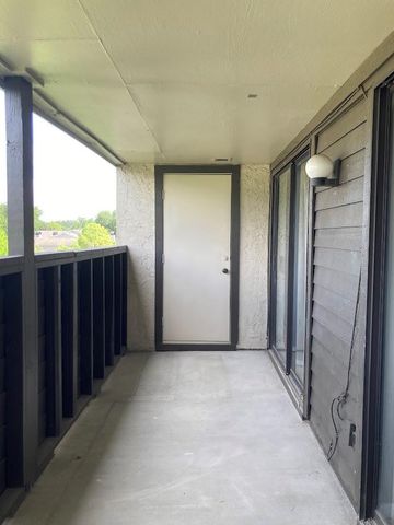 3075 Walnut Bend Lane 33, Houston, TX 77042