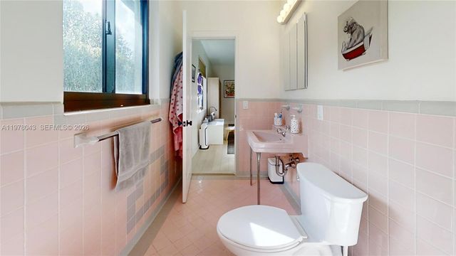 1131 NE 97th St, Miami Shores, FL 33138