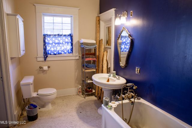 110 Catalpa Street, Clarksdale, MS 38614