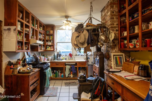 110 Catalpa Street, Clarksdale, MS 38614