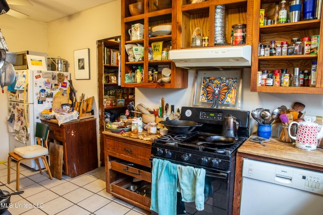 110 Catalpa Street, Clarksdale, MS 38614