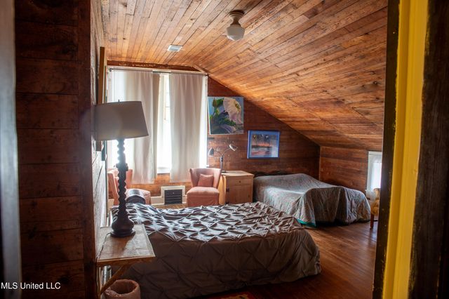 110 Catalpa Street, Clarksdale, MS 38614