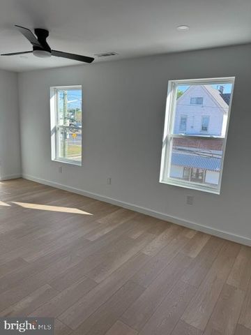 18 PINE ST, Westville, NJ 08093