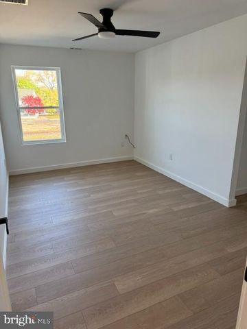 18 PINE ST, Westville, NJ 08093