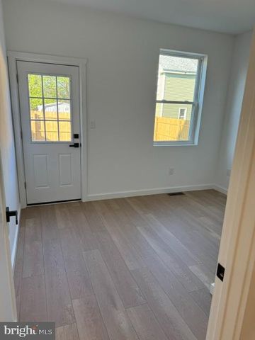 18 PINE ST, Westville, NJ 08093