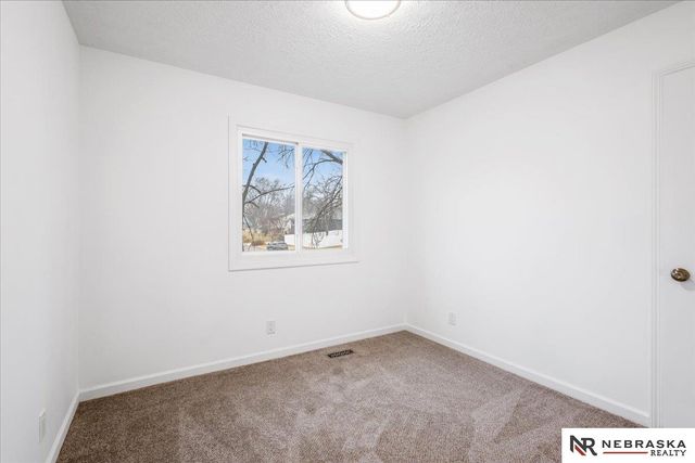 3130 NW 1st Street, Lincoln, NE 68521