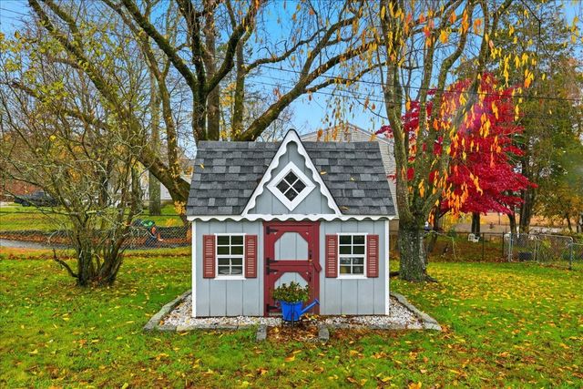 7 Barn Road, Ledyard, CT 06339