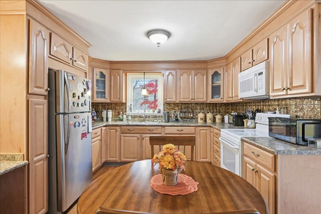 7 Barn Road, Ledyard, CT 06339