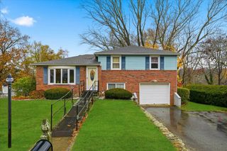 7 Barn Road, Ledyard, CT 06339