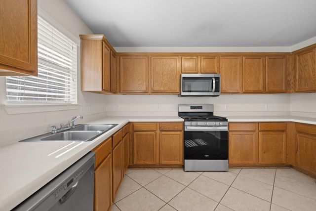 3410 Flowstone LN, Round Rock, TX 78681